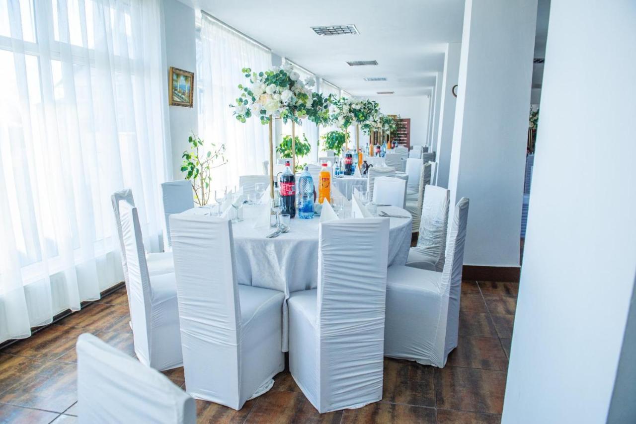 Hotel Horezu Buitenkant foto
