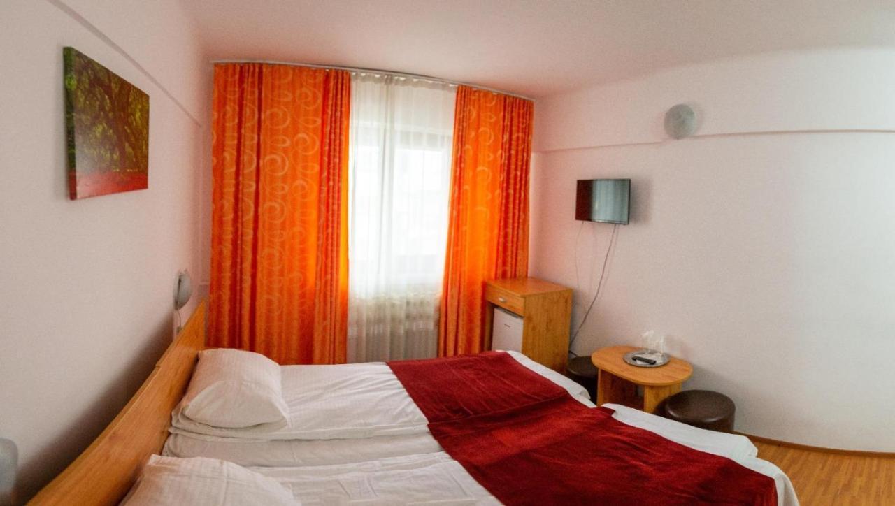 Hotel Horezu Buitenkant foto