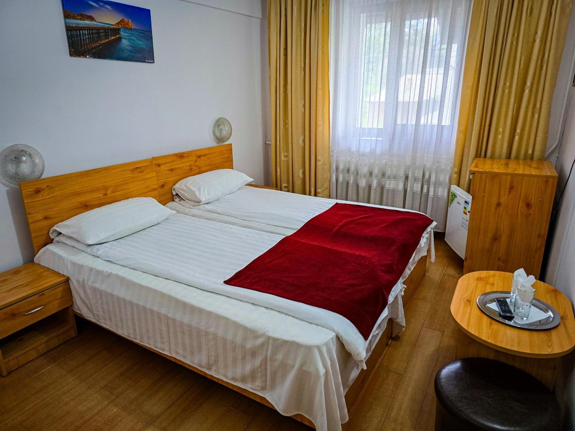 Hotel Horezu Buitenkant foto