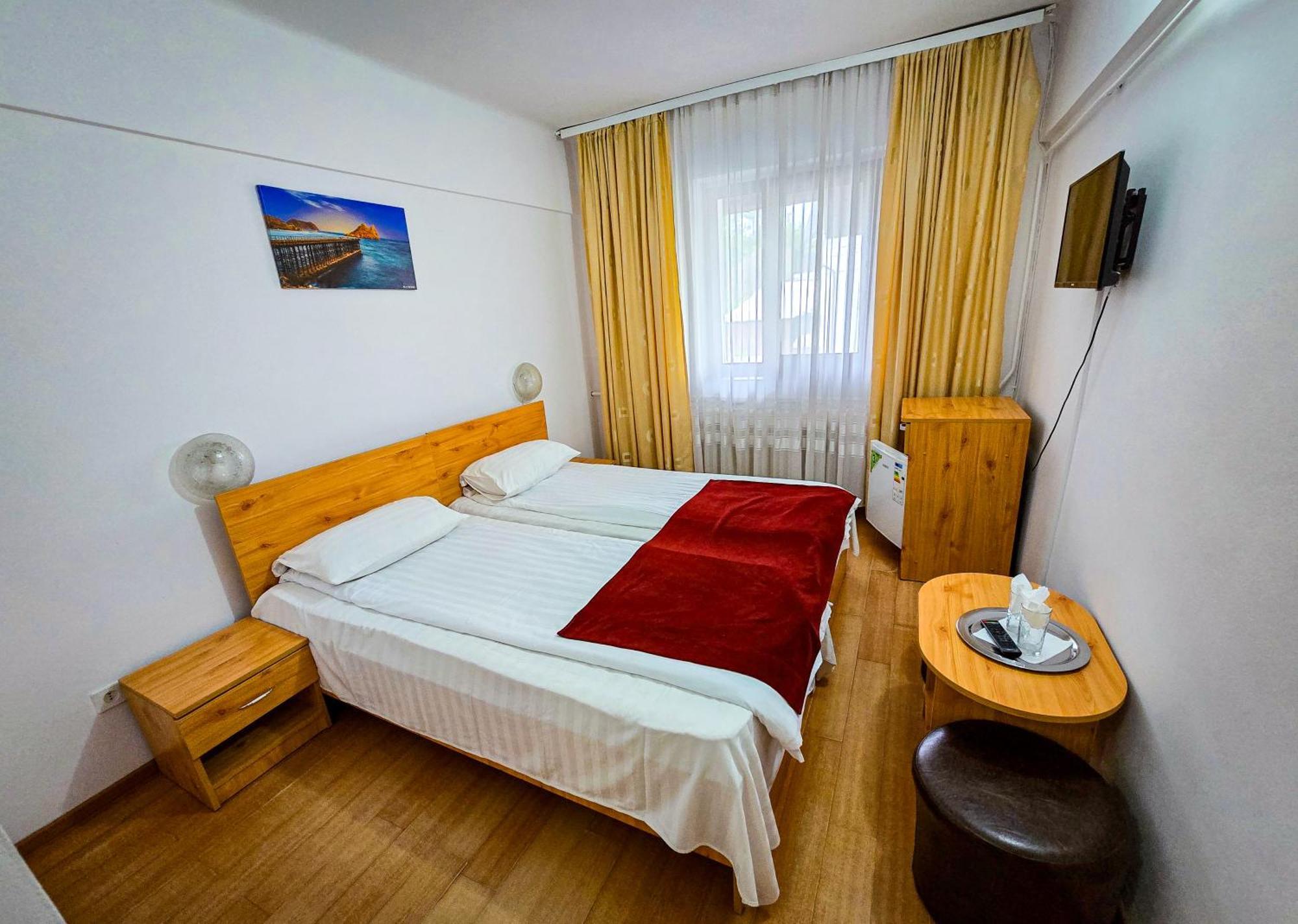 Hotel Horezu Buitenkant foto