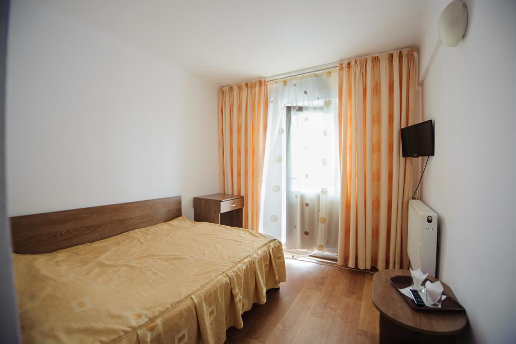 Hotel Horezu Buitenkant foto
